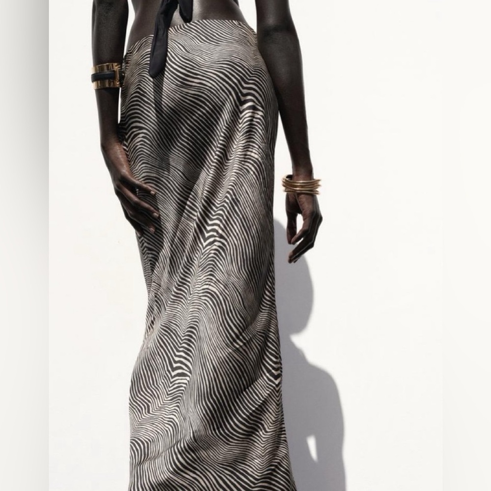 ZARA ANIMAL PRINT MAXI SKIRT - TAN SIZE SMALL (PRE-LOVED) - Picture 7 of 14